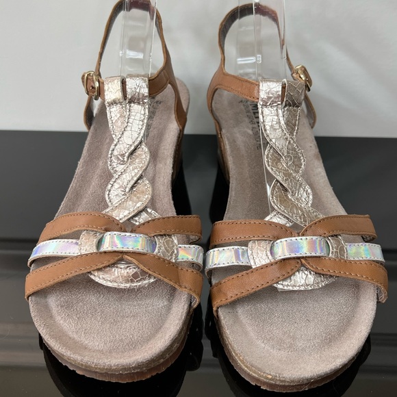 Mephisto Wedge Sandals Tan - Picture 2 of 6